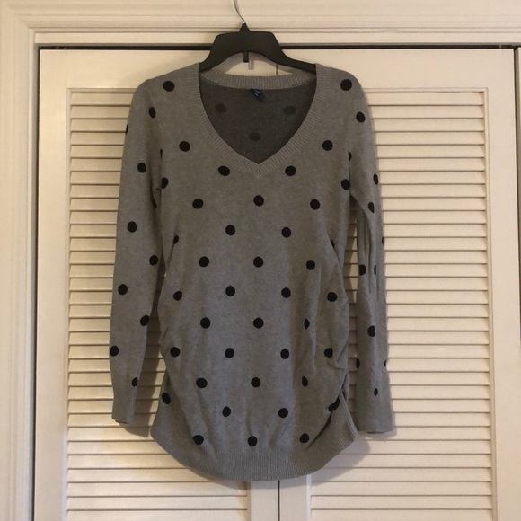 Old Navy Sweaters - Old Navy polka dot maternity sweater - M Old Navy Sweaters - Old Navy polka dot maternity sweater - M